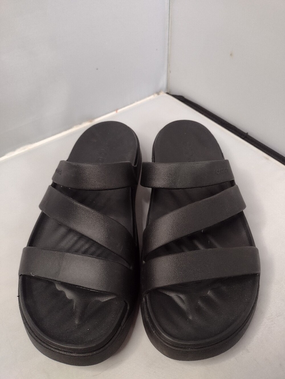 Crocs Womens Getaway Strappy Sandals Black Size 9 Comfort Slides Beach G